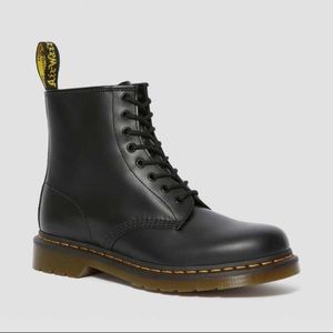 BRAND NEW!!! DR MARTENS 1460 LEATHER LACE UP BOOTS